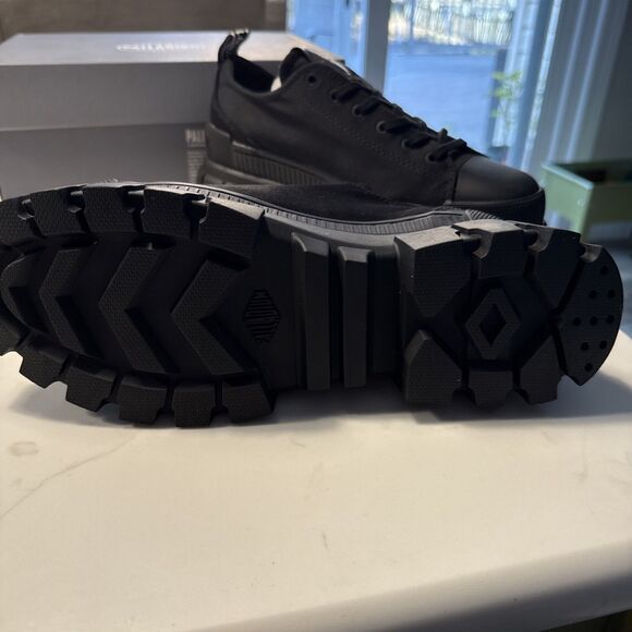 Palladium Revolt LO TX Black, 8.5 Women's - Picture 5 of 10
